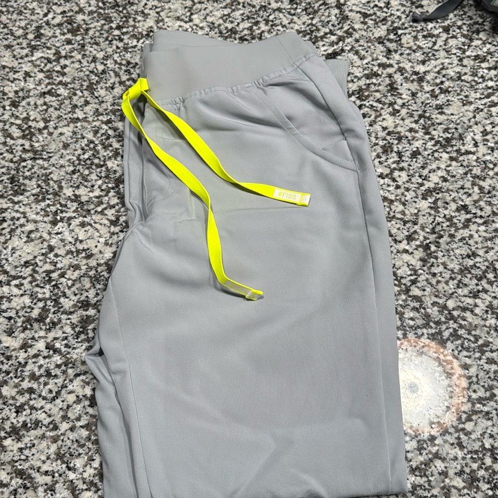 Figs scrubs